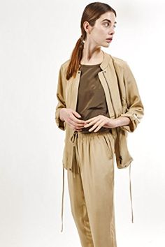 20 Feminine Outfits With Fur Bomber Jackets images 20 Feminine Outfits With Fur Bomber Jackets pictures