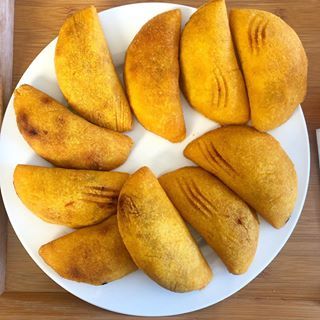 empanadas - Platos tradicionales a probar en Colombia