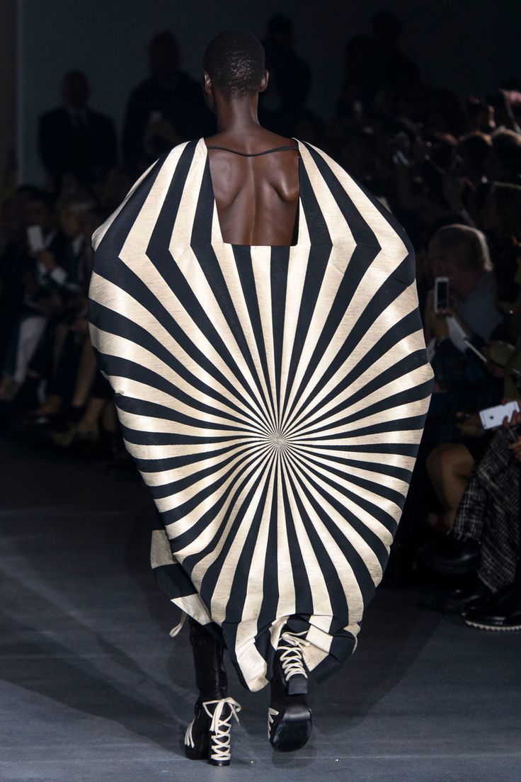 Avant garde in fashion 30 Avant garde in fashion 39