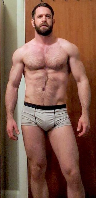Sexy hunks sucking dick