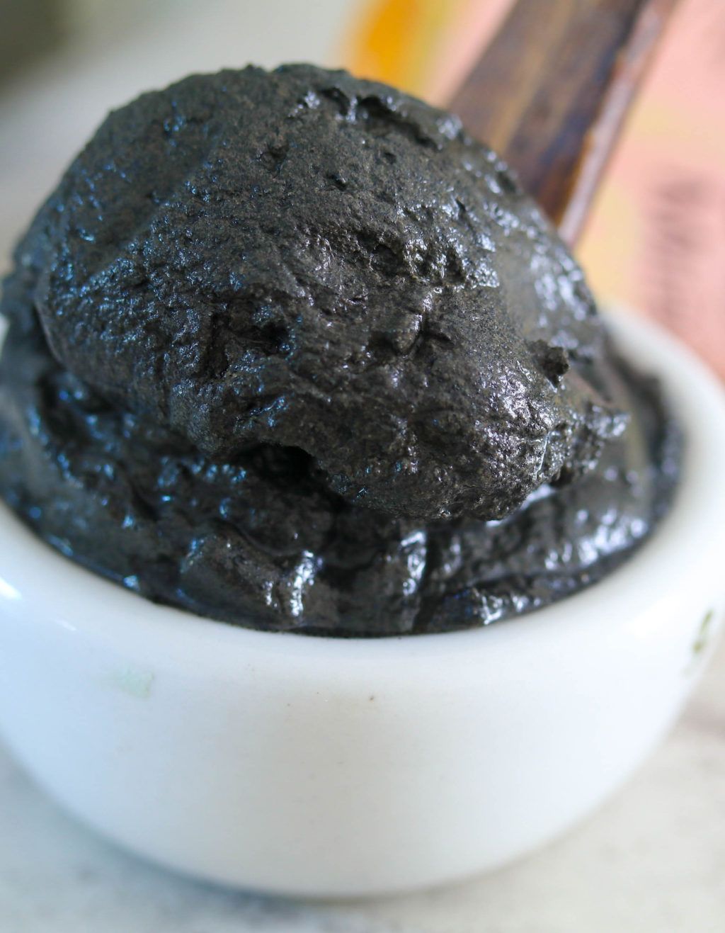 Aztec and Charcoal Healing Clay Mask helps unclog those pores and get rid of acne! With this easy Aztec clay and charcoal powder face mask DIY! Aztec and Charcoal Healing Clay Mask helps unclog those pores and get rid of acne! With this easy Aztec clay and charcoal powder face mask DIY!