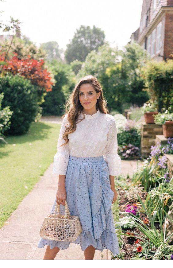 Romantic white and blue outfit inspiration Romantic white and blue outfit inspiration