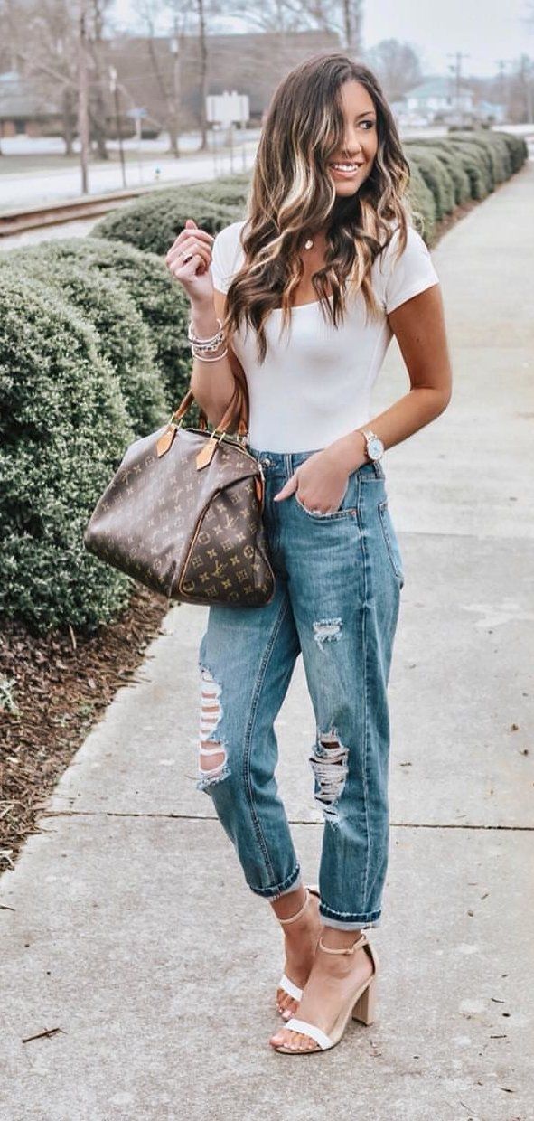 white t-shirt and blue denim jeans #spring #outfits white t-shirt and blue denim jeans #spring #outfits