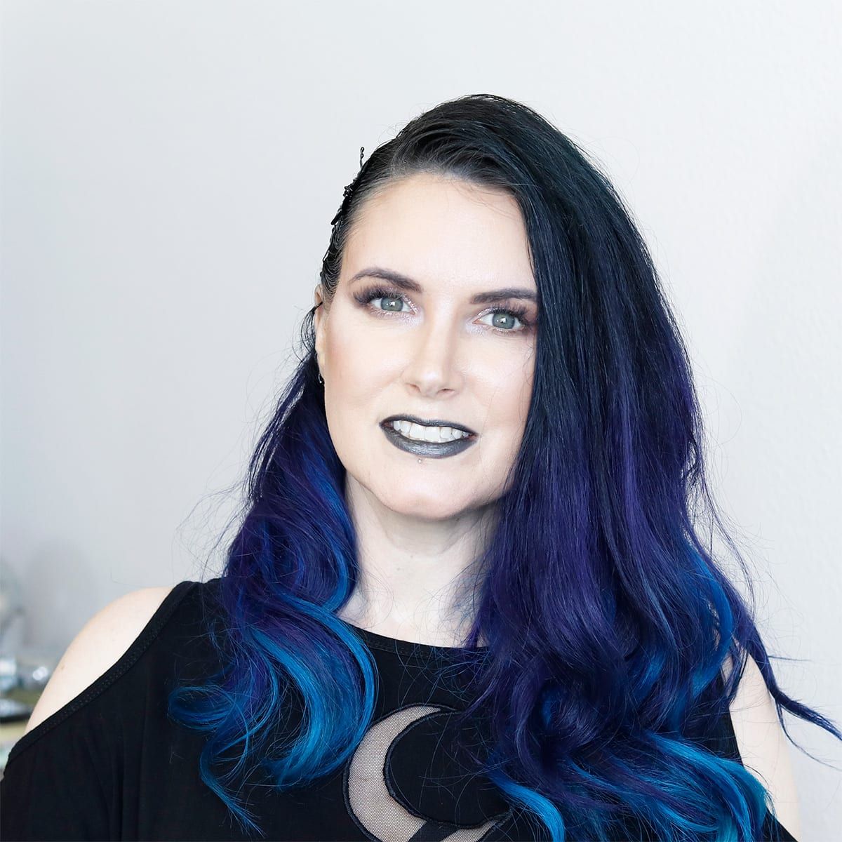 Modern Vintage Witch Modern Vintage Witch