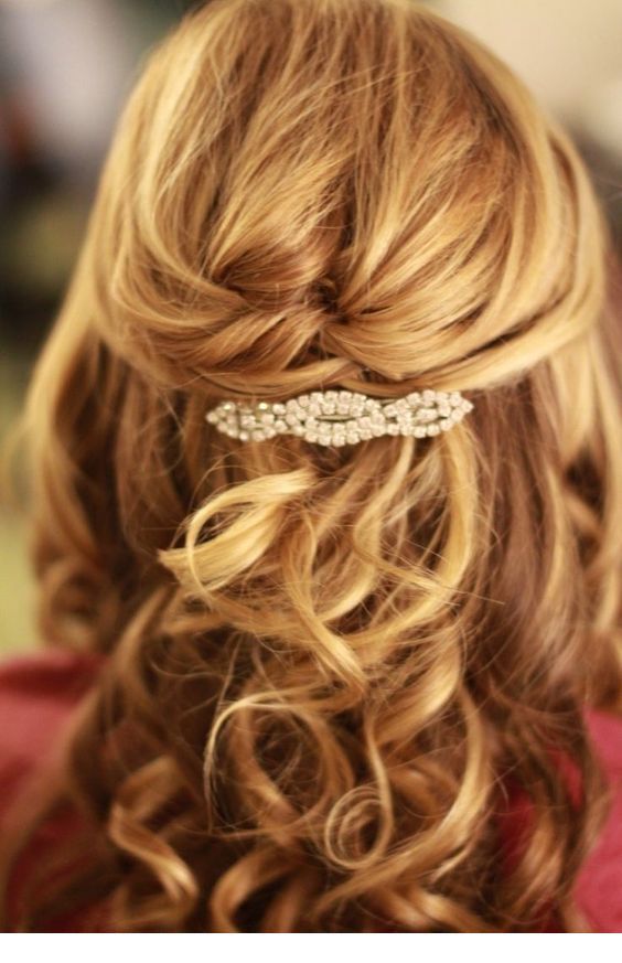 Very nice hair pin with diamonds