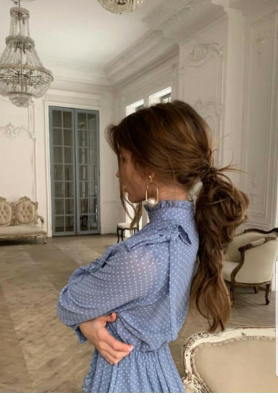 Simple dress and hair Simple dress and hair