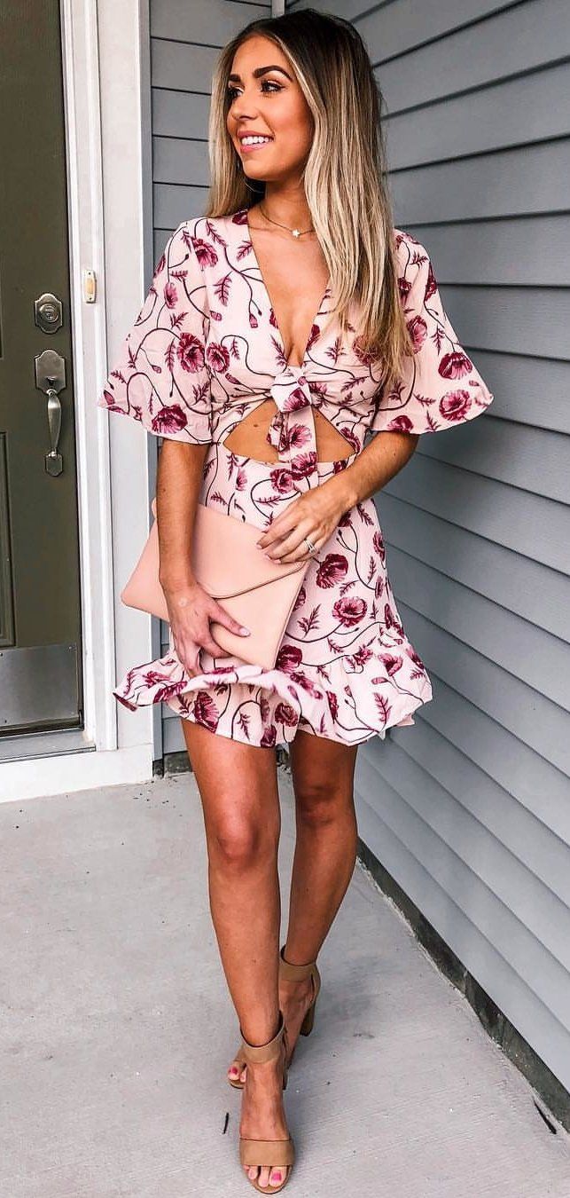 white and pink floral crop top and mini skirt #spring #outfits