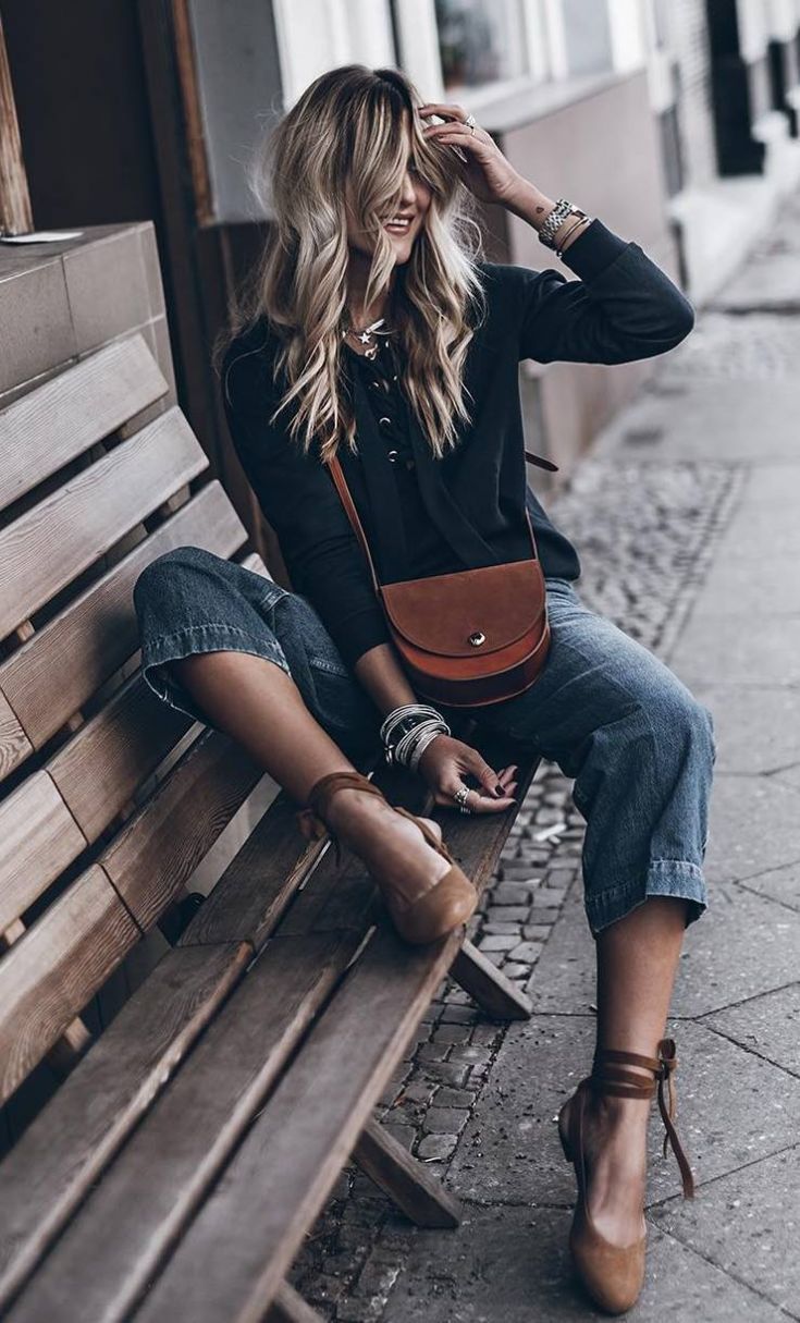 how to wear a black lace-up top : brown bag + boyfriend jeans + espadrilles how to wear a black lace-up top : brown bag + boyfriend jeans + espadrilles