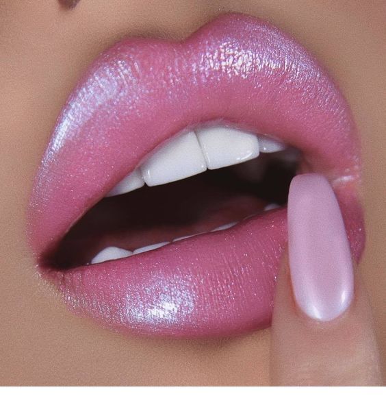 Pink glossy lips Pink glossy lips
