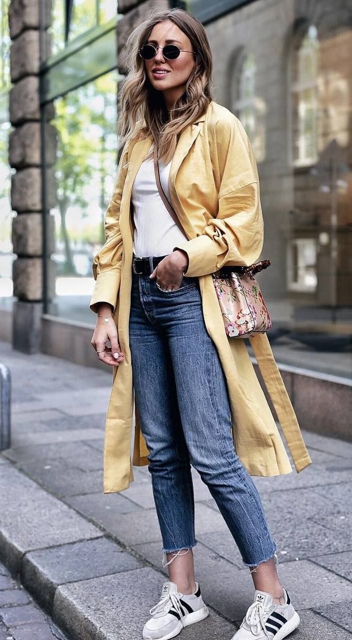 casual outfit inspiration_yellow coat + bag + jeans + sneakers + white top casual outfit inspiration_yellow coat + bag + jeans + sneakers + white top
