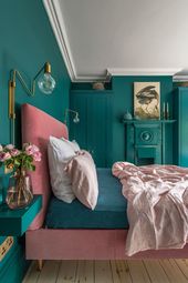 Loving this bright bedroom decor! This London Edwardian home was renovated into ...