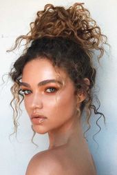 Quick And Easy Hairdos For Medium Hair For Busy Mornings ★ See more: lovehairs...