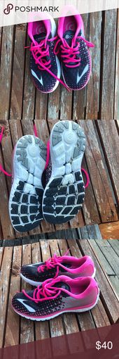 Brooks Running Shoes size 7 Excellent Condition Brooks Running Shoes size 7. Wor...