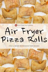 Air Fryer Pizzabrötchen - Heiß zubereitete Pizzabrötchen in einer Luftfritte...
