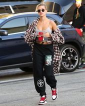 Hailey Baldwin Bieber (@haileycandid) • Fotos e vídeos do Instagram