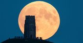 Don't miss the largest supermoon in 7 decades Don't miss the largest supermoon in 7 decades 2