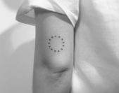 Circle Tattoo-Ideen, die Sie dazu inspirieren, jeden Tag bessere Dinge zu tun