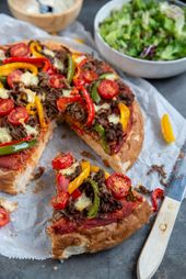 Turkse pizza brood | Pizza recept met een twist | Variatie Turkse pizza | via Br...