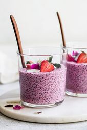 Strawberry dragonfruit chia pudding - Choosing Chia