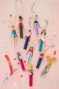 Clothespin People Ornaments / House Lars Built