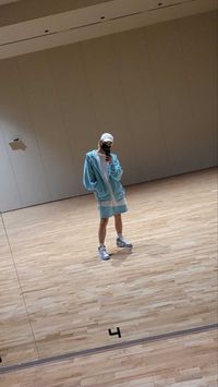 210519
