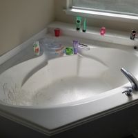 Counter tops, vanities, bathtubs resurfacing and refinishing