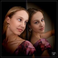 Photographe portraitiste en Ile-de-France, nous vous accueillons a sein d’un studio professionnel sur rendez vous pour créer de beaux souvenirs !