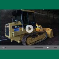 Matériel CFE Location : Chargeur à chenilles CATERPILLAR 953 Fiche technique en PDF : http://bit.ly/2EmV9oC Retrouvez toutes nos machines sur notre site : www.cfe-loc.fr A voir sur notre chaîne YouTube ainsi que toutes nos autres vidéos !
