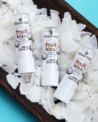 We're in love with the coco! The "Fruit kiss" caring lip balm does not only have a delicious coconut scent, it is also infused with 10% almond oil to provide proper care for your lips. #essence #vegan #caringlipbalm