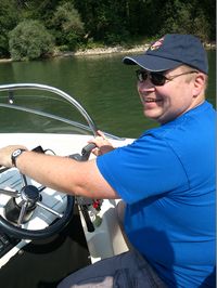 Mit dem Motorboot auf dem Rhein