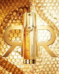 Discover new Abeille Royale Double R Renew & Repair Advanced Serum. The story of a skincare icon, retold. The youth-repairing powers of exceptional honeys transformed by patented bio-polyfermentation. An advanced double lifting and peeling effect.