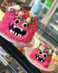 “Big boo, Lil Boo. 👻👻💕💕 @whiteflowercakeshoppe #