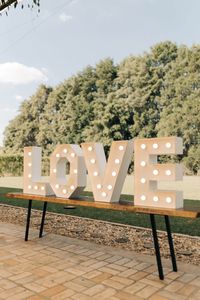 Casamento rústico e romântico com paleta rosa e azul em Sorocaba