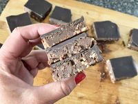 These Easy Keto Chocolate No Bake Cookie Bars are a Must-Try!