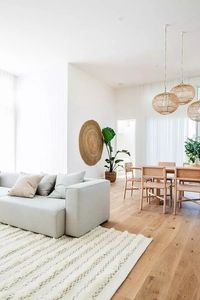 Hackrea shares the latest hardwood flooring trends. Get the best of one of the most durable and eco-friendly floor coverings in the new season.