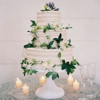 The Ultimate Guide to Different Types of Wedding Cake Frosting