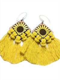 #sunflowerearrings #tasselearrings #yellowearrings #woodearrings #macrameearrings #yellowjewelry #handpaintedearrings #sunflowerjewelry