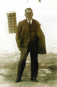 El pintor Joaquín Sorolla, en la desaparecida alquería de la Torreta en el año 1918.