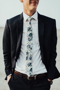 You can never go wrong with floral ties by DAZI