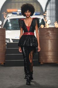Extremedy Fall/Winter 2020 RTW collection fashion show photos from Milan Fashion Week (Feb, 2020). Ready-to Wear runway photos, models, womenswear collection