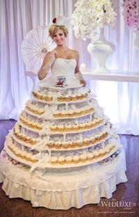 Cupcake Tower Dress | this cupcake lady was going around offering cupcakes from her