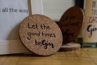 Kork, Korkuntersetzer bemalen, Spruch auf Kork, Geschenk, present, diy present, sustainable, handlettering,
