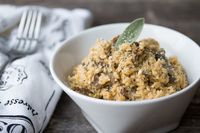 mushroom sage cauliflower risotto #vegan #glutenfree | RECIPE on hotforfoodblog.com