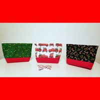 Looking for a last minute gift that is ready to ship? These Christmas #cosmeticbags will make the perfect gift for anyone on your list! #etsy #red #christmas #green #toiletrybags #teengirlgifts #giftsforher #stockingstuffers #readytoship #lastminutegiftideas #lastminutedeals #savenow #etsysales #etsysalesevent #etsysale https://etsy.me/2ZVujRp