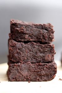 Sweet Potato Brownies (vegan, gluten-free and so FUDGY!!)