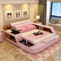 E se a gente tivesse um desse na sala? Tipo, não rosa - apesar de eu ter gostado desse rosinha -, mas ocuparia menos espaço considerando q ele é um sofá, uma cama, armários, mesa...
