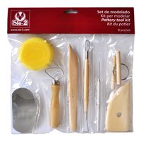 Set de 8 herramientas para modelar de SIO-2®. Contiene: esponja, media luna metálica, vaciador grande, espátula, vaciador doble cara, punzón, hilo metálico y media luna de madera.