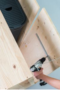Make It ! Vous cherchez un moyen design d'intégrer votre buanderie ? Avec une buanderie à tiroirs, camouflez les paniers et simplifiez le rangement ! #leroymerlin #DIY #Hacks #interiorinspiration
