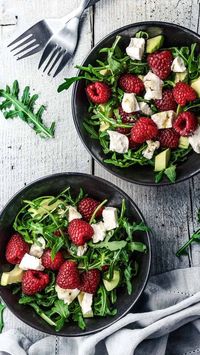 Salad with Goat Cheese, Avocado, and Raspberries