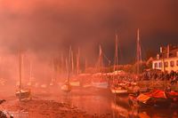 https://flic.kr/p/284Dreq | Le port de Pont-Aven sous les lueurs et les fumées du feu d'artifice © Bernard Grua | La tchaika (galère ukrainienne) cosaque, Presviata Pokrova, à la fête de la Belle Angèle, Pont-Aven, Breizh, 25/08/2018 Première sortie officielle après trois années de lourds travaux de restauration. ~~~~~~ Rejoignez nous sur Facebook pour suivre cette grande aventure: Français: Tchaïka cosaque "Presviata Pokrova"